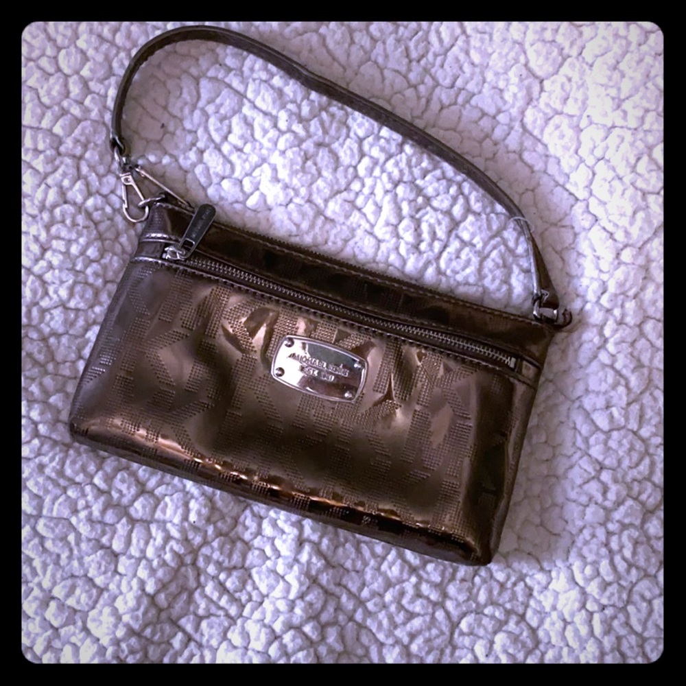 Micheal Kors wristlet